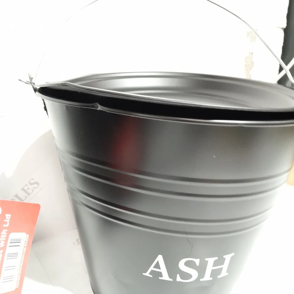 2 X ASH BUCKET FOR CIGARETTES
