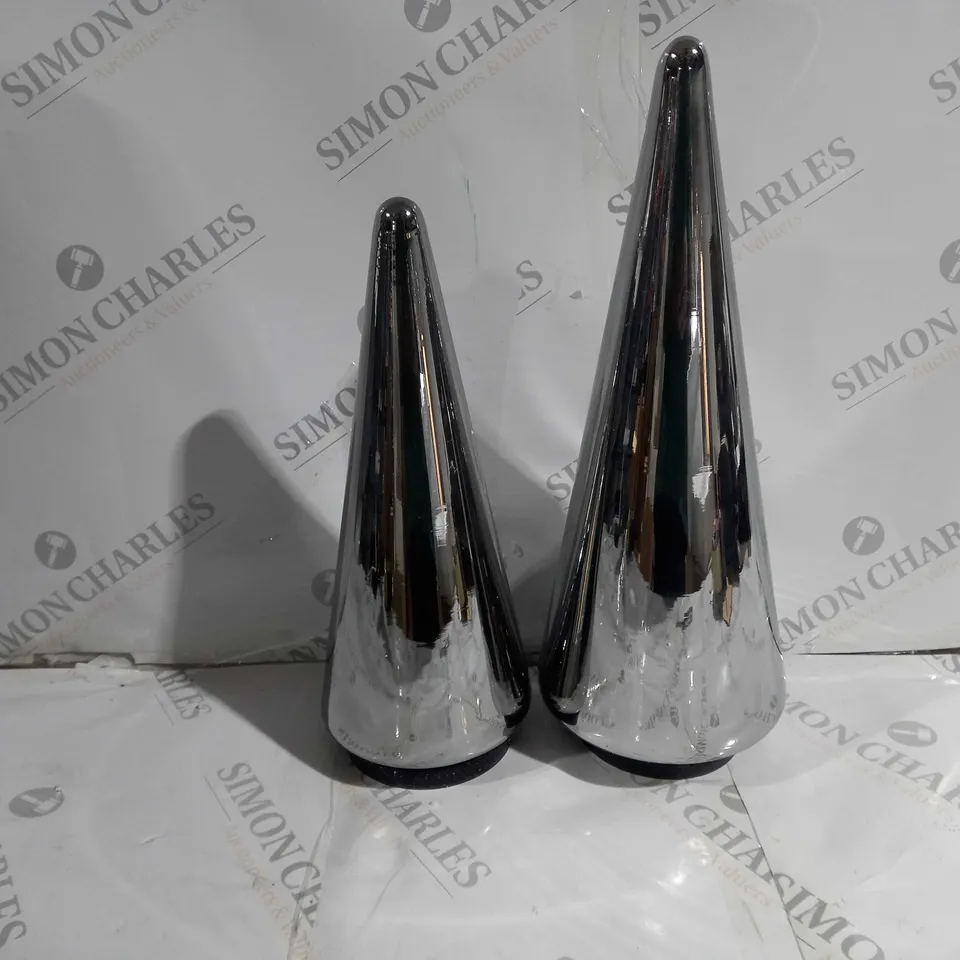 BOXED KELLY HOPPEN SET OF 2 INDOOR/OUTDOOR PRELIT GLASS DECOR - REFLECTIVE CONES