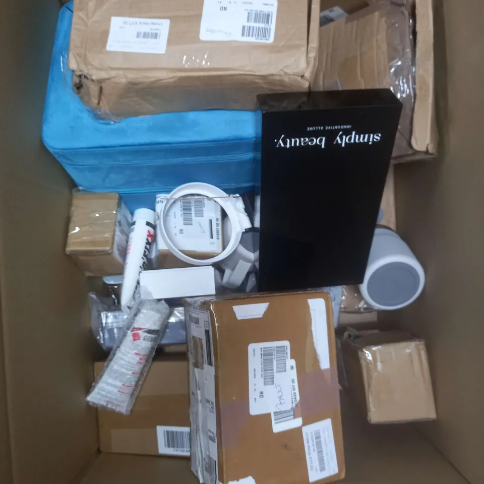 APPROXIMATELY 20 ASSORTED HOUSEHOLD PRODUCTS TO INCLUDE TWEEZER SET, ELECTRIC TOOTHBRUSH, FILL 'N' FIXX ETC 
