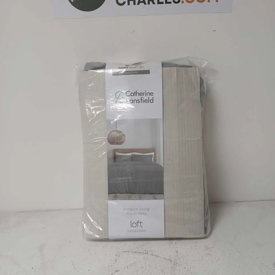 CATHERINE LANSFIELD DOUBLE DUVET SET SEERSUCKER GREY
