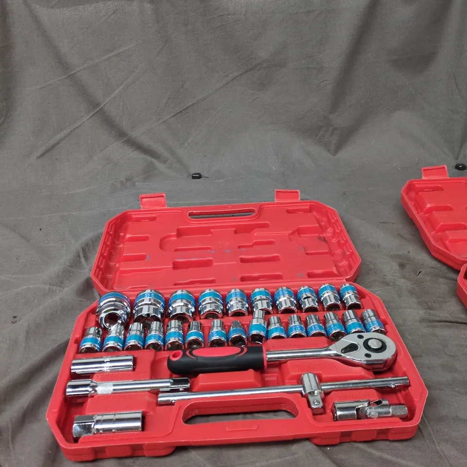 32-PIECE SOCKET SET IN RED CASE