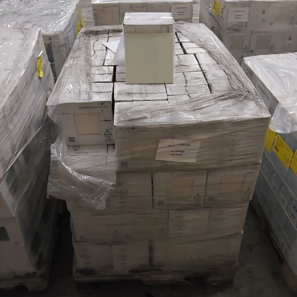 PALLET TO CONTAIN APPROX 96 X CARTONS OF JOHNSON PRISMATICS OYSTER GLAZED WALL TILES - 25 TILES PER CARTON // SIZE: 197 X 197 X 6.5mm