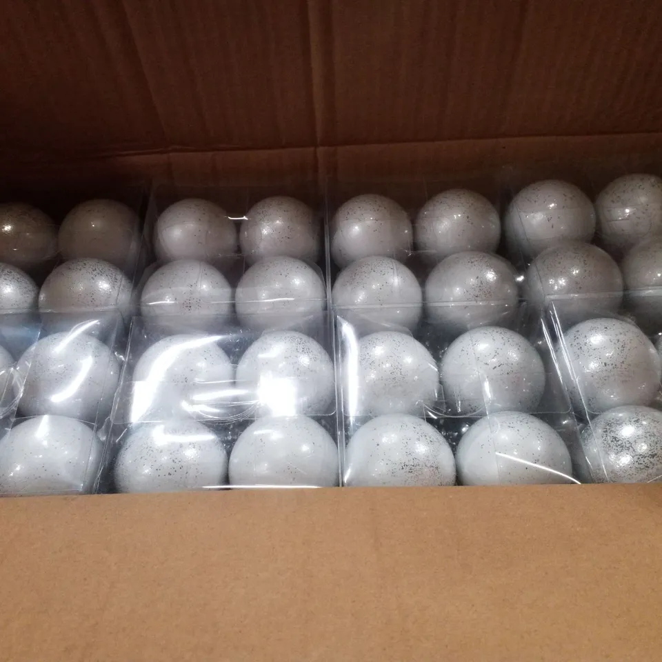 PALLET CONTAINING APPROXIMATELY 78 BOXES OF 10 BRAND NEW CHRISTMAS CARD PACKS & 5 BOXES OF 8 BRAND NEW SILVER BAUBLE SETS