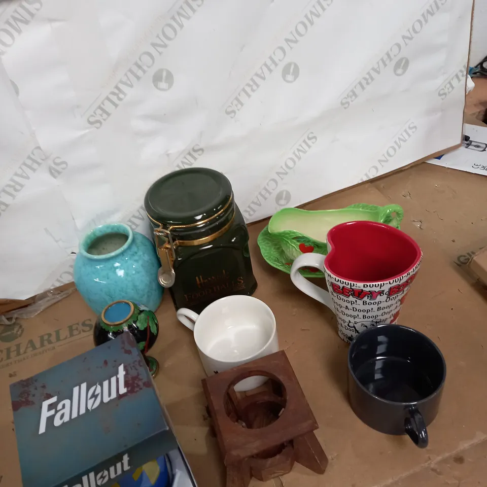 LOT OF ASSORTED HOUSEHOLD ITEMS TOO INCLUDE MUGS AND CUPS