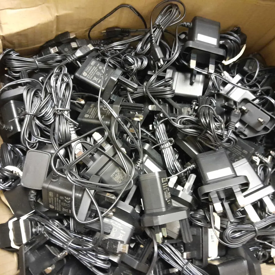 APPROXIMATELY 50 MOBIWIRE MICRO-USB TRAVEL CHARGERS