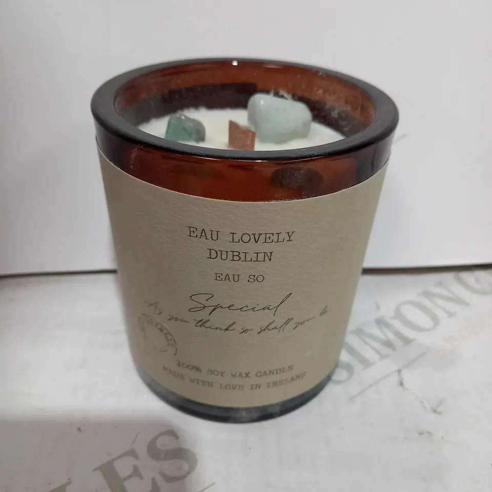 EAU SO SPECIAL CANDLE WITH GEMSTONES