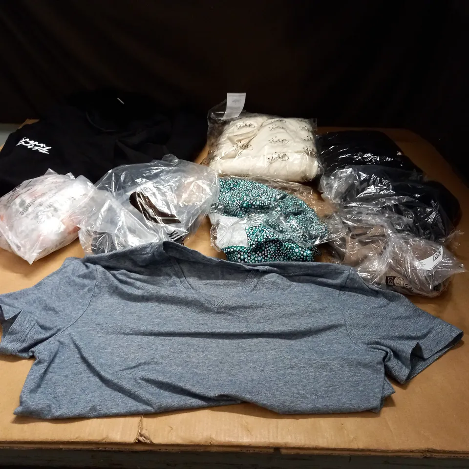 BOX OF APPROXIMATELY 25 ASSORTED CLOTHING ITEMS TO INCLUDE A SLIM FIT V NECK SHIRT, A BRANDED BLACK HOODIE AND A AALIYA DRESS