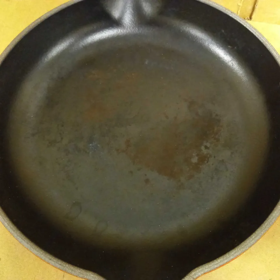 LE CREUSET SHALLOW PAN - ORANGE