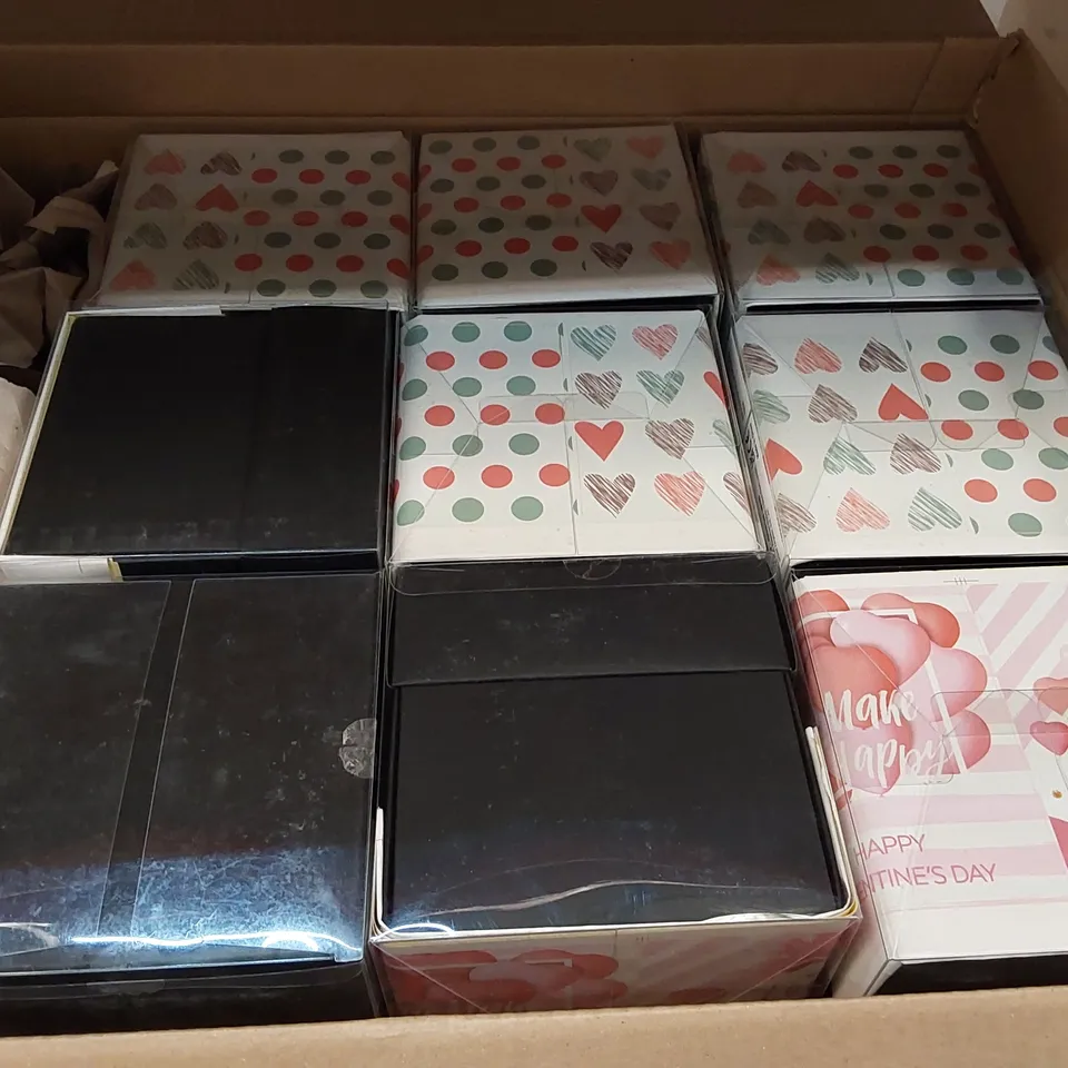 BOX OF APPROXIMATELY 18X BRAND NEW VALENTINES GIFT SETS (1 BOX)