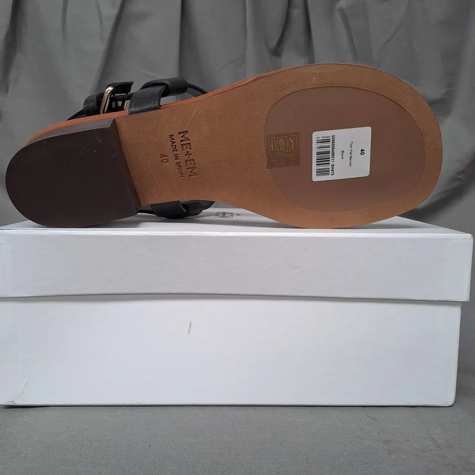 BOXED PAIR OF ME+EM TOE-POST FLAT SANDALS IN BLACK EU SIZE 40