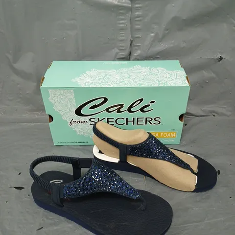 BOXED PAIR OF SKECHERS CALI YOGA FOAM SANDALS NAVY UK 6