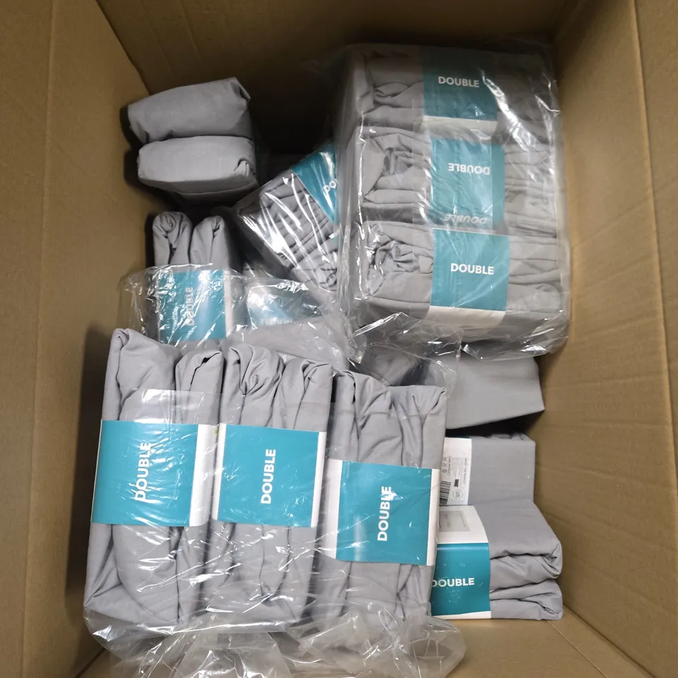 BOX OF APPROX 15 COTTON RICH FITTED SHEETS - DOUBLE 