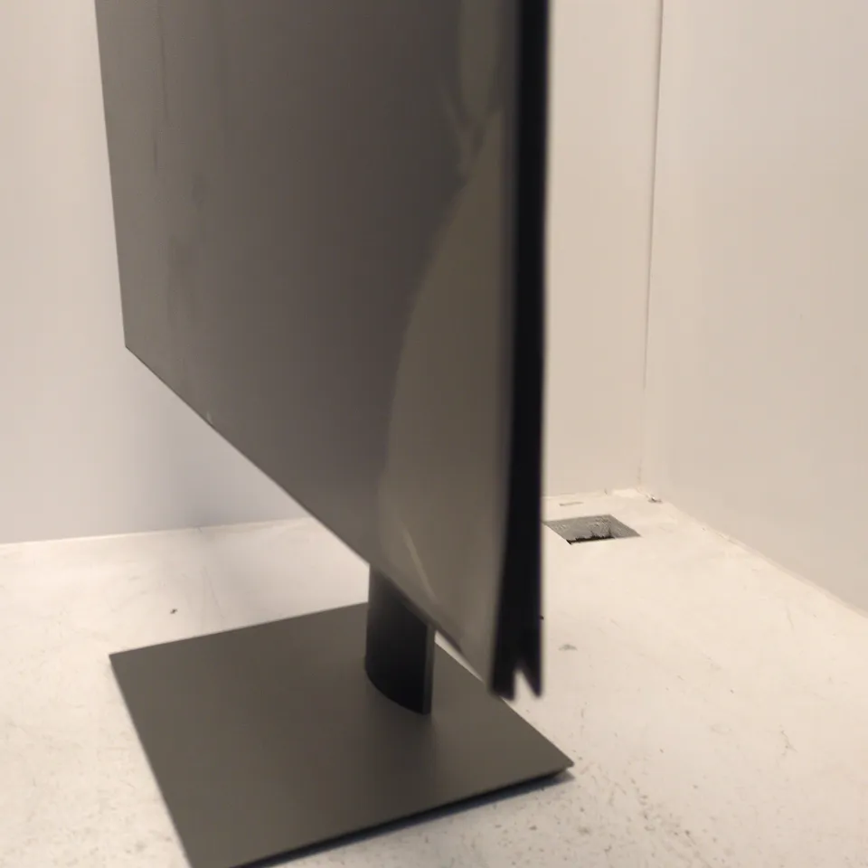 DELL COMPUTER MONITOR WITH HDMI – BLACK, ON STAND SCREEN DAMAGE