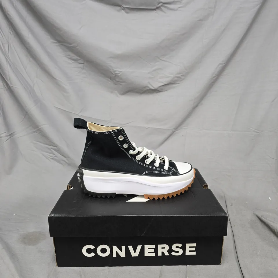 CONVERSE CHUCK TAYLOR HIGH-TOP SNEAKERS, BLACK/WHITE SIZE 5