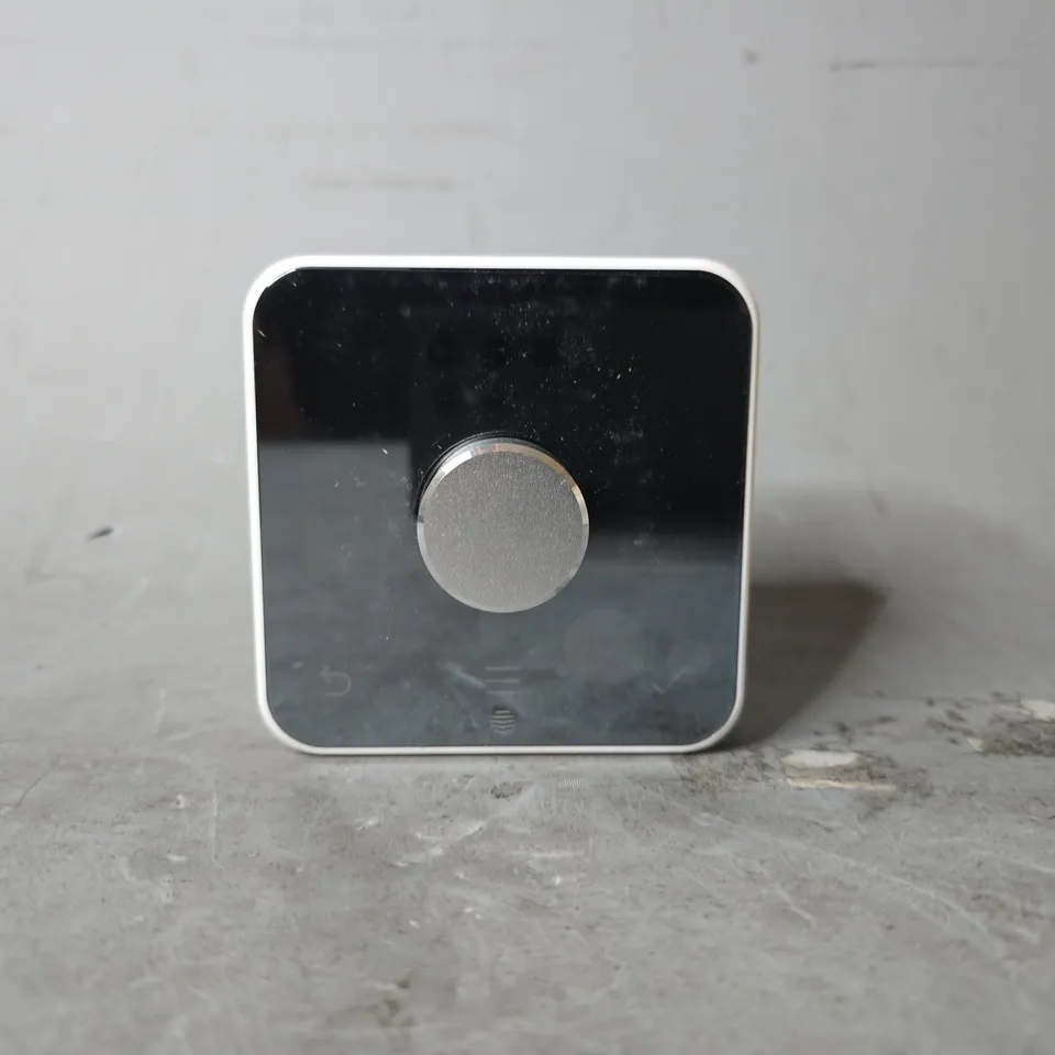 BOXED HIVE THERMOSTAT 