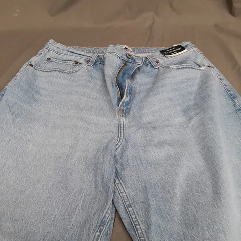 ABERROMBIE & FITCH ULTRA HIGH RISE THE 90S STRAIGHT JEANS - SIZE 34/18R