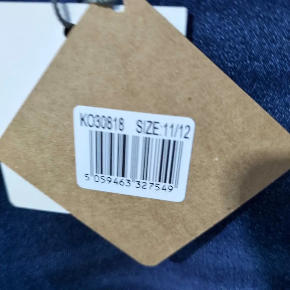 KANGAROO POO JEANS – BLUE DENIM, SIZE 11/12 (KIDS))