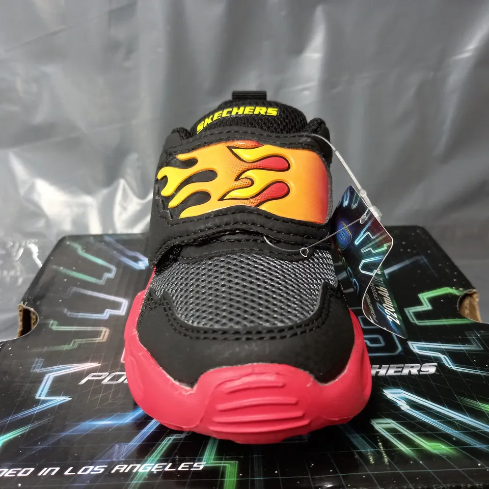 BOXED PAIR OF SKECHERS LIGHTS VELCRO TRAINERS IN BLACK/RED - KIDS UK 5