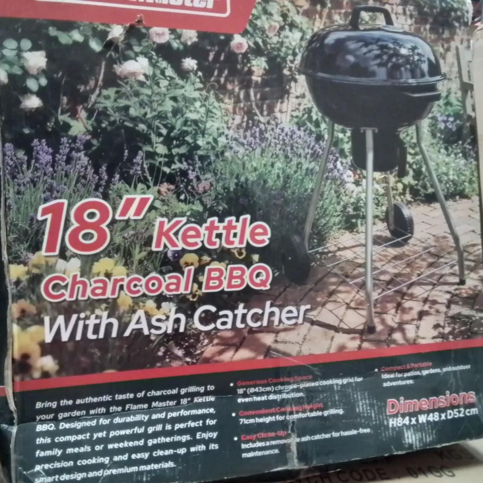 BOXED FLAME MASTER 18" KETTLE CHARCOAL BBQ