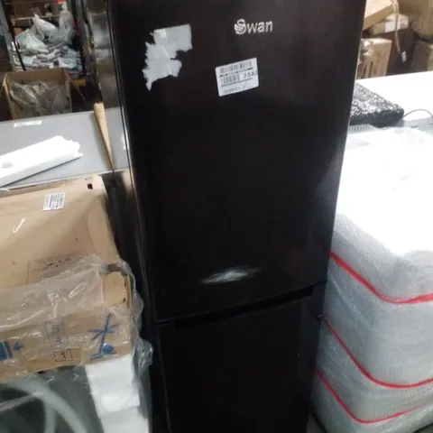 SWAN SR15690B 48CM WIDE, 50/50 SPLIT FRIDGE FREEZER - BLACK