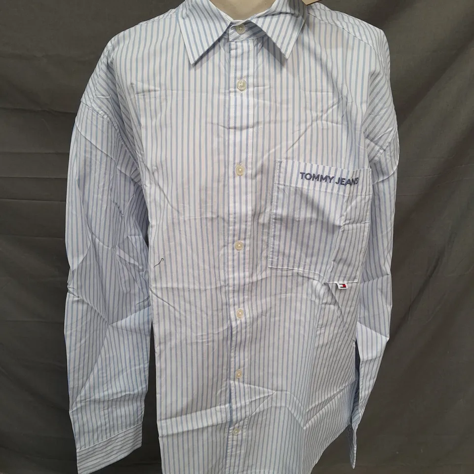 TOMMY JEANS RELAXED CLASSIC FIT BLUE STRIPED SHIRT - S