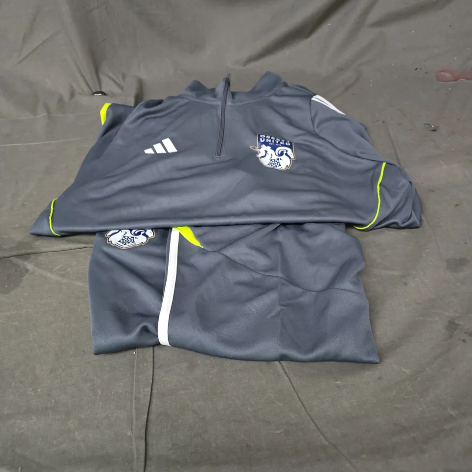 ADIDAS OSSETT UNITED TRACKSUIT TROUSERS AND JACKET SIZE XL