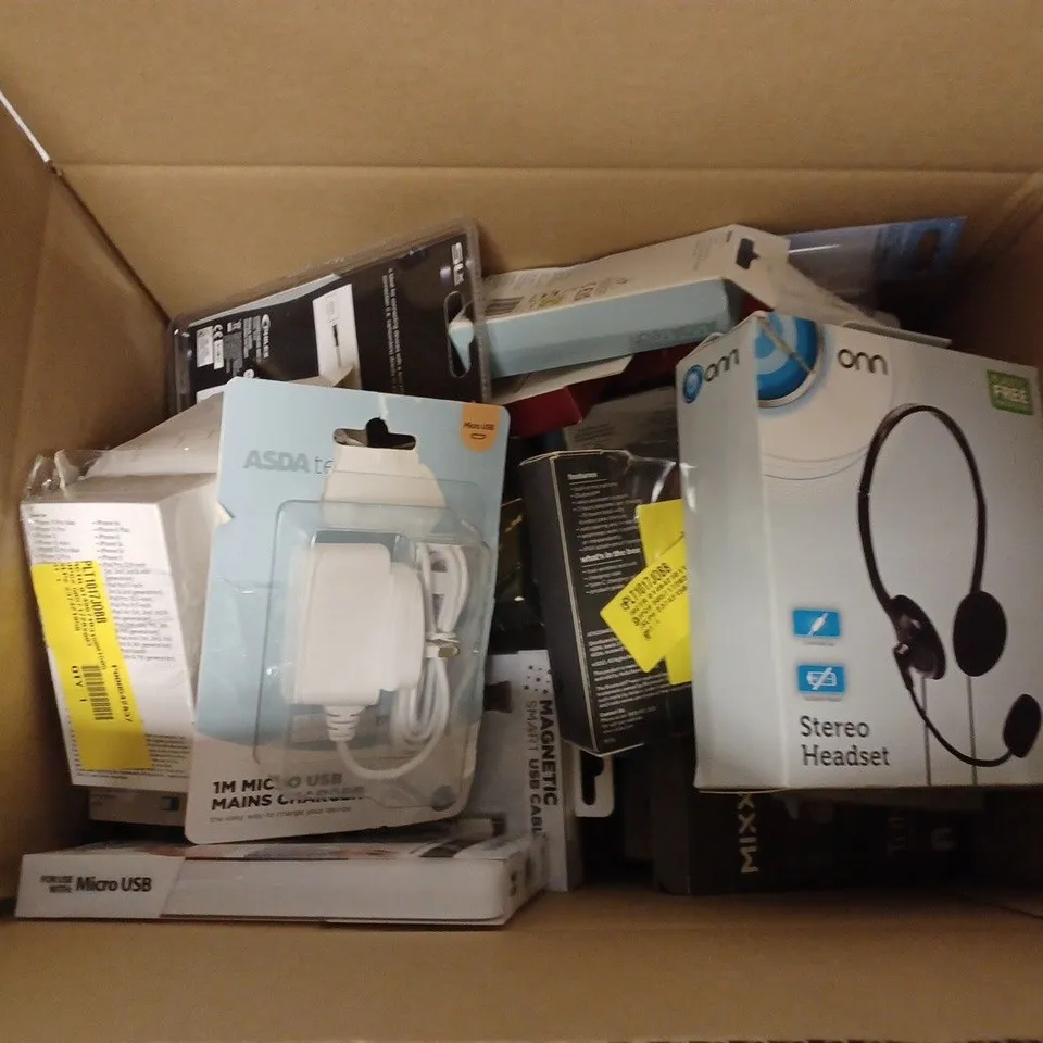 BOX OF APPROXIMATELY 32 ASSORTED ELECTRICALS TO INCLUDE STEREO HEADSET, MICRO USB MAINS CHARGER, TRUE WIRELESS EARBUDS IN WHITE, ETC