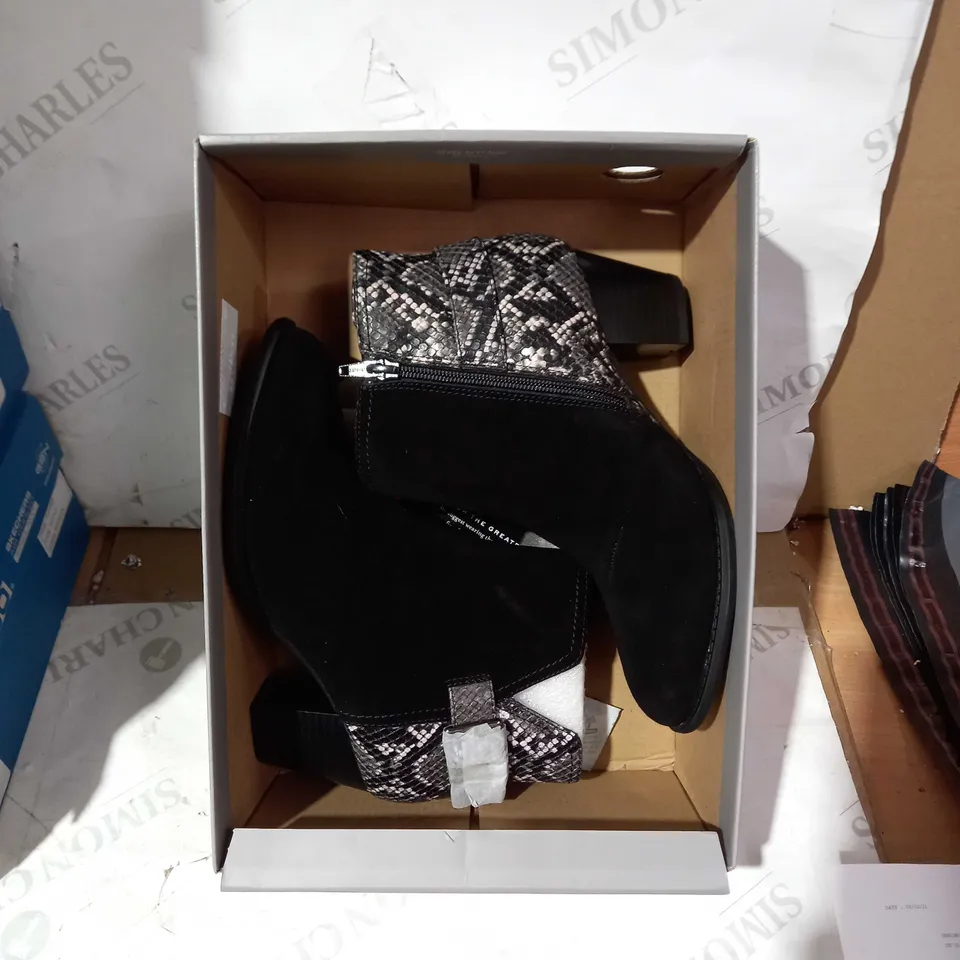 VIONIC NAOMI ANKLE BOOTS BLACK SIZE 5