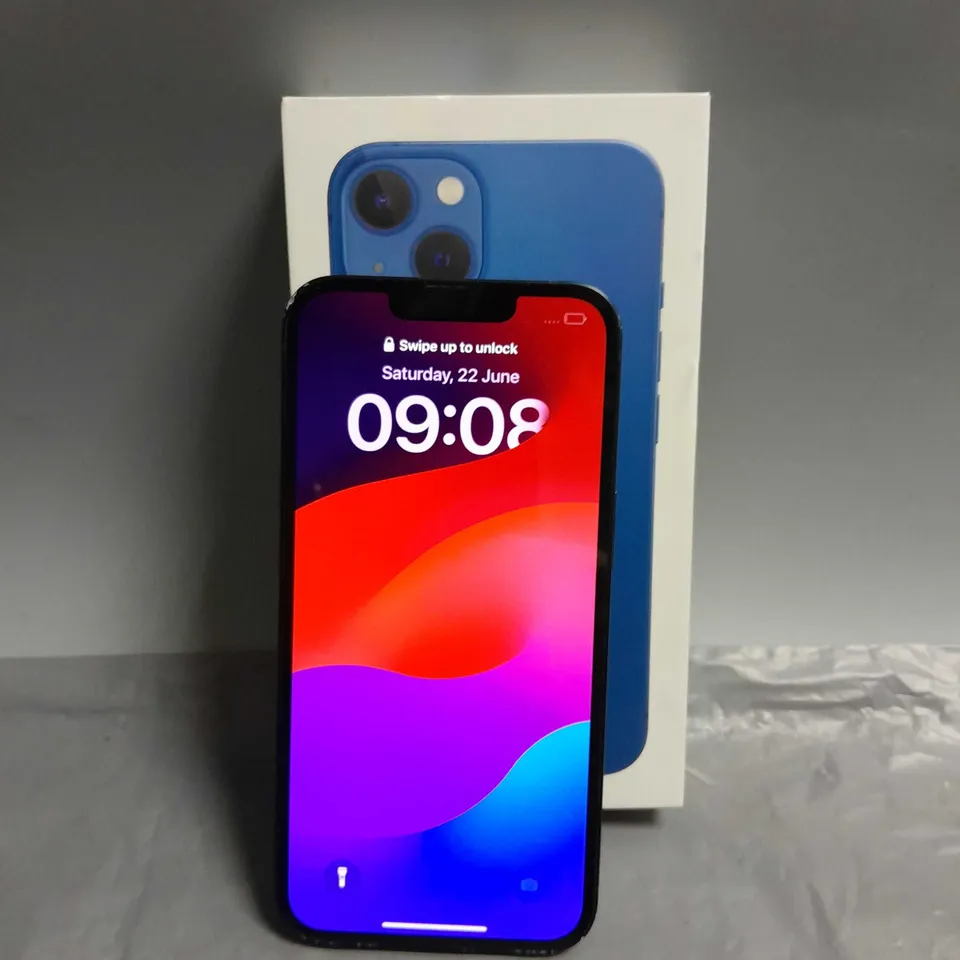 BOXED APPLE IPHONE 13 IN MIDNIGHT 
