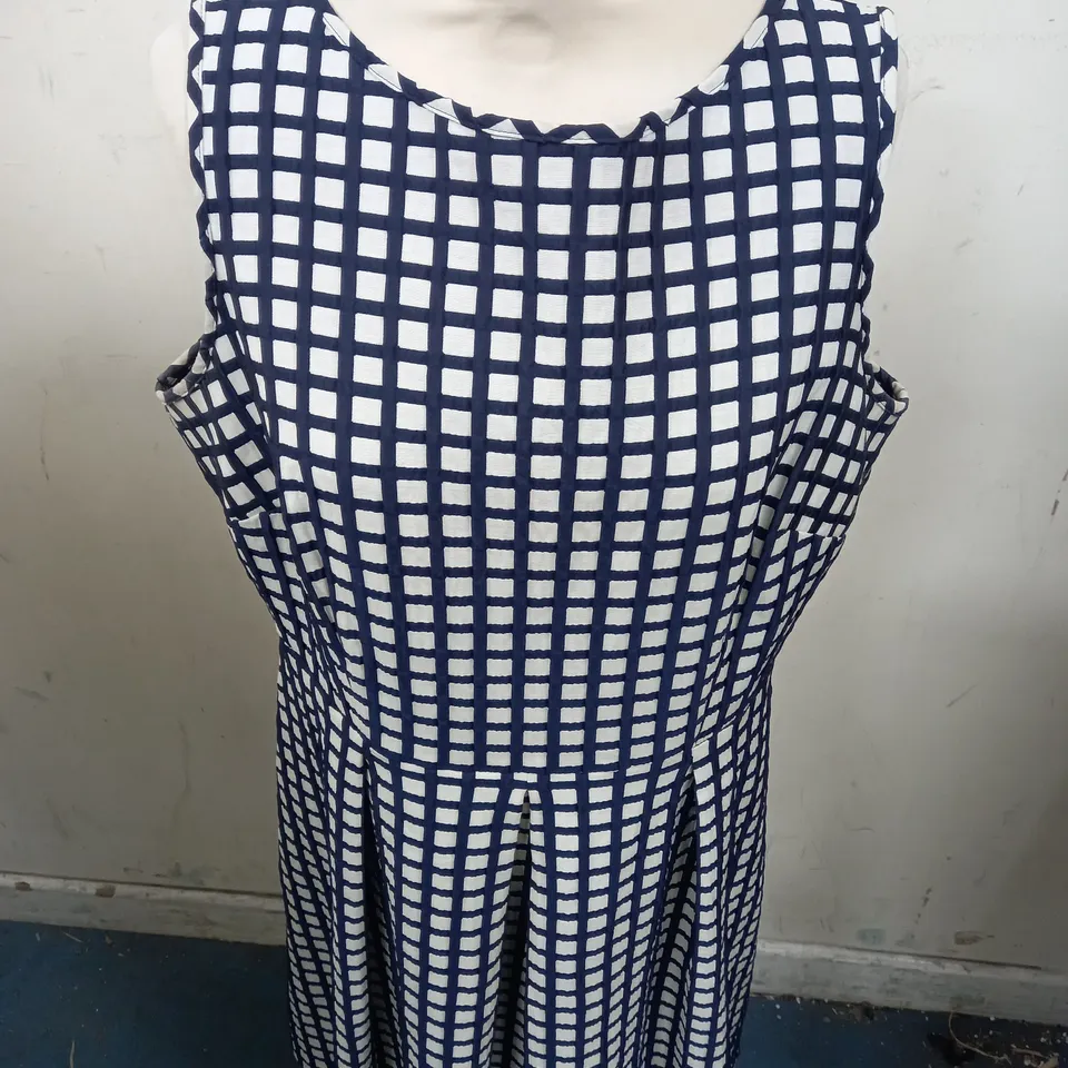 M&S COLLECTION SQUARE PATTERNED RUFFLE DRESS - 16