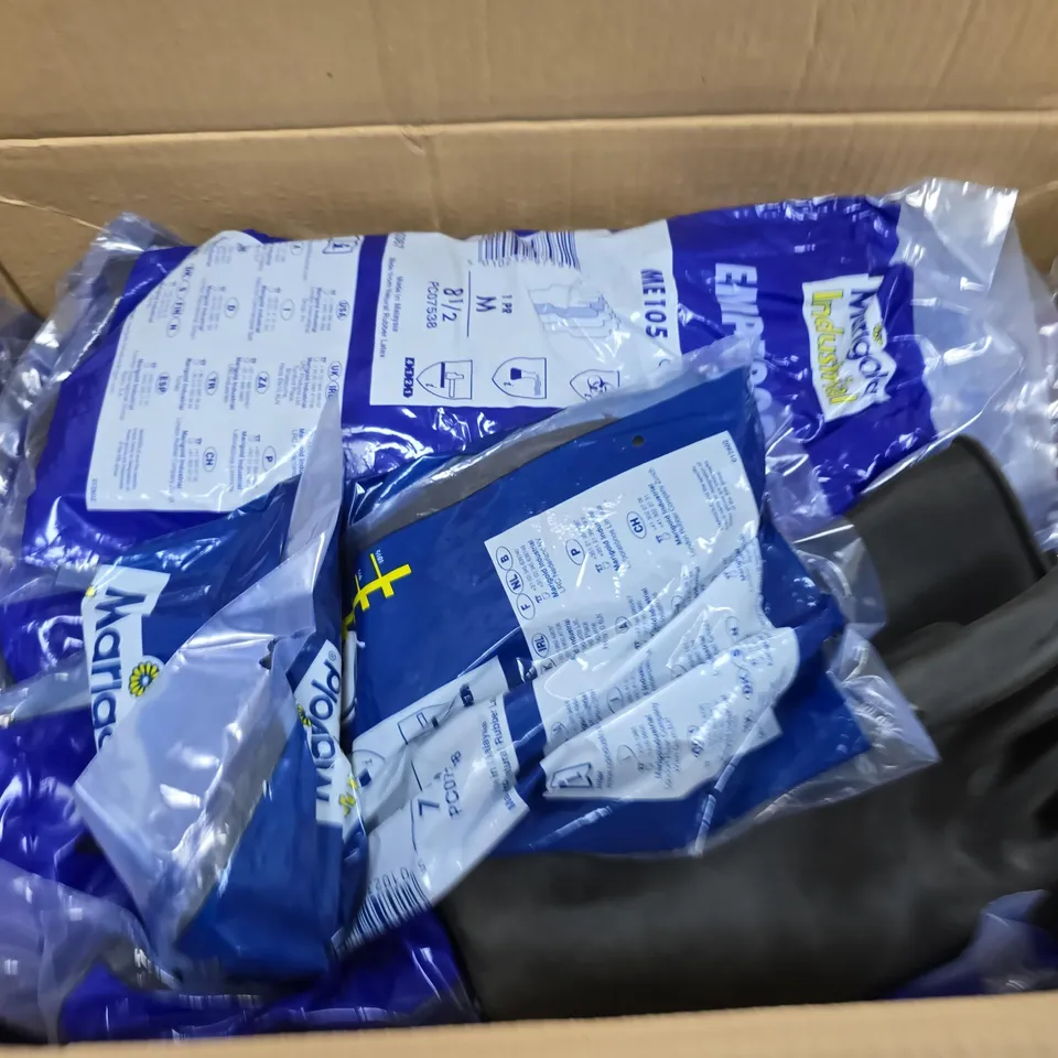 BOX OF ASSORTED MENS SAFETY GLOVES 