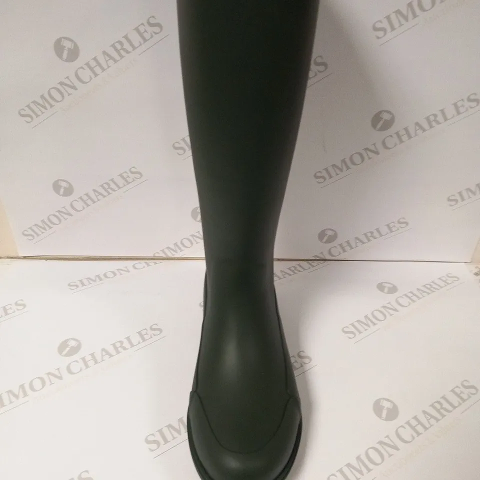 BOXED FITFLOP WONDERWELLY TALL DEEP GREEN SIZE EU 38