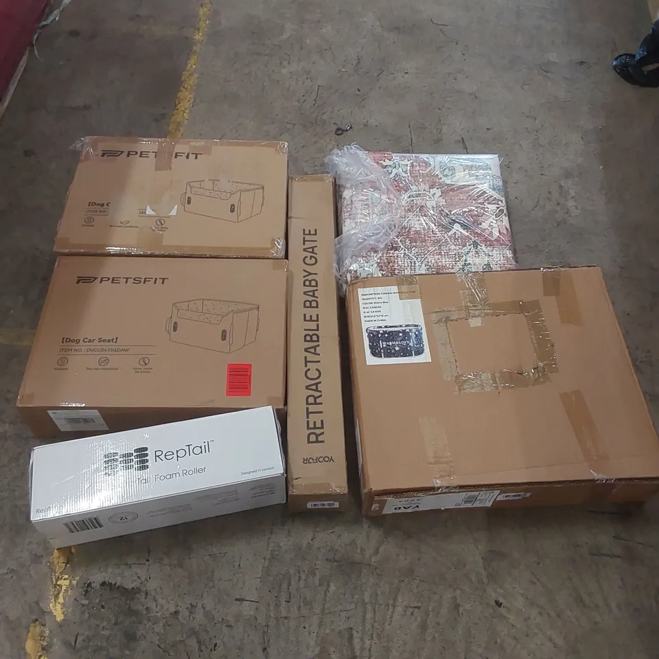 PALLET OF ASSORTED ITEMS INCLUDING: DOG CAR SEATS, FOLDABLE BATHTUB, FOAM ROLLER, RETRACTABLE BABY GATE, RUG ECT