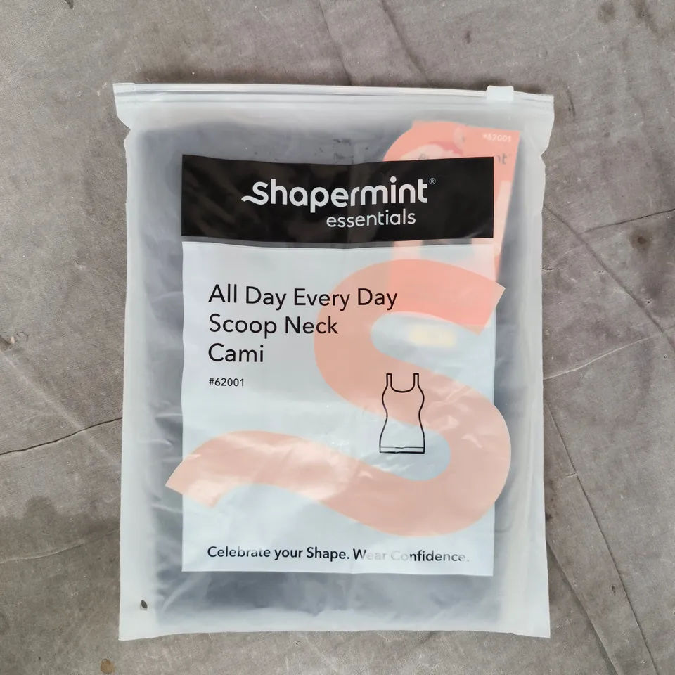 BAGGED SHAPERMINT ALL DAY EVERY DAY SCOOP NECK CAMI IN BLACK SIZE MEDIUM