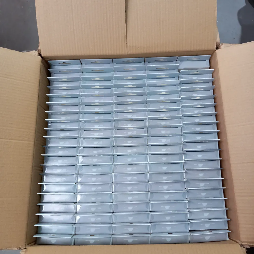 BOX OF APPROXIMATELY 200 BRAND NEW ROAM 5-WAY HEADPHONE SPLITTERS