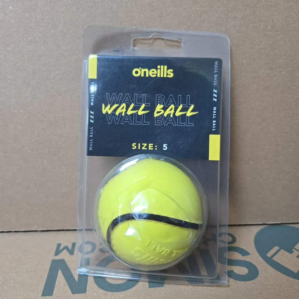 O'NEILLS WALL BALL – SIZE 5