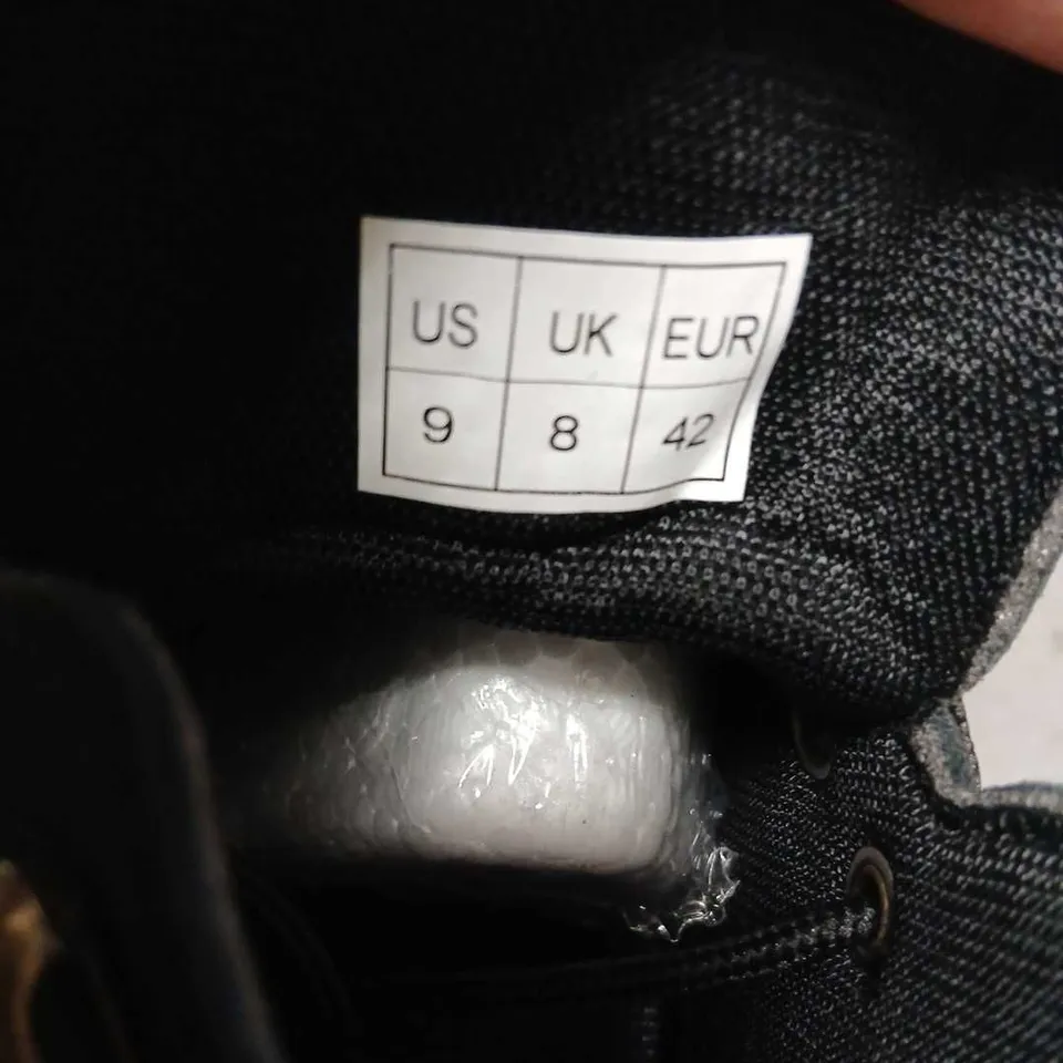 CONZURI MEN'S BLACK HIKING BOOTS UK 8 (US 9, EUR 42)