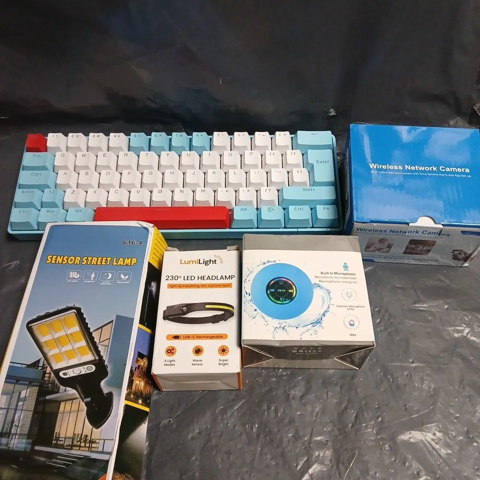 APPROXIMATELY 10 ASSORTED ELECTRICAL PRODUCTS TO INCLUDE KEYBOARD, WIRELESS SPEAKER, SENSOR LIGHT ETC 