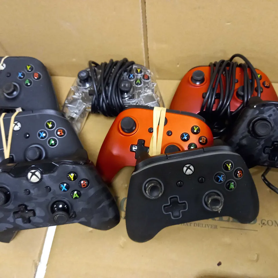 LOT OF 8 XBOX CONTROLLERS
