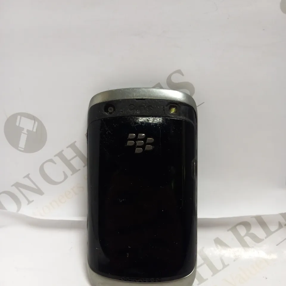 CURVE BLACK BERRY MOBILE PHONE IN BLACK