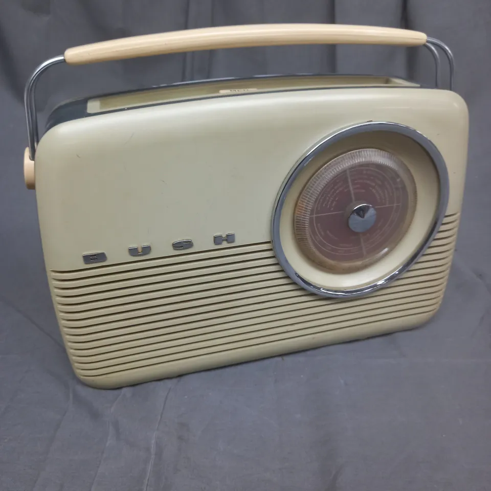 BUSH TR 82C VINTAGE RADIO 