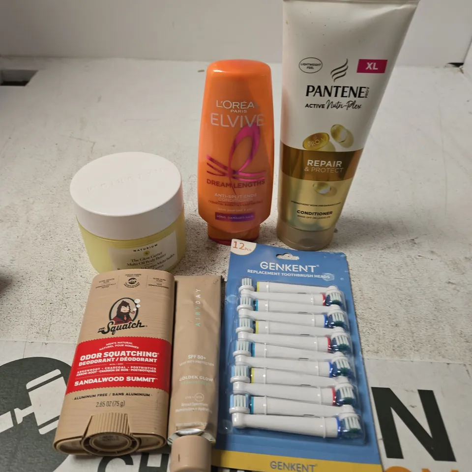 APPROXIMATELY 20 ASSORTED HEALTH & BEAUTY PRODUCTS TO INCLUDE DEODORANT, PANTENE CONDITIONER, TOOTHBRUSH HEADS ETC