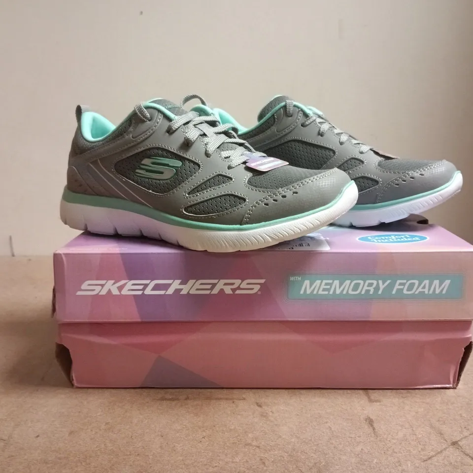BOXED PAIR OF SKECHERS TRAINERS IN GREY/TURQUOISE SIZE UK 4