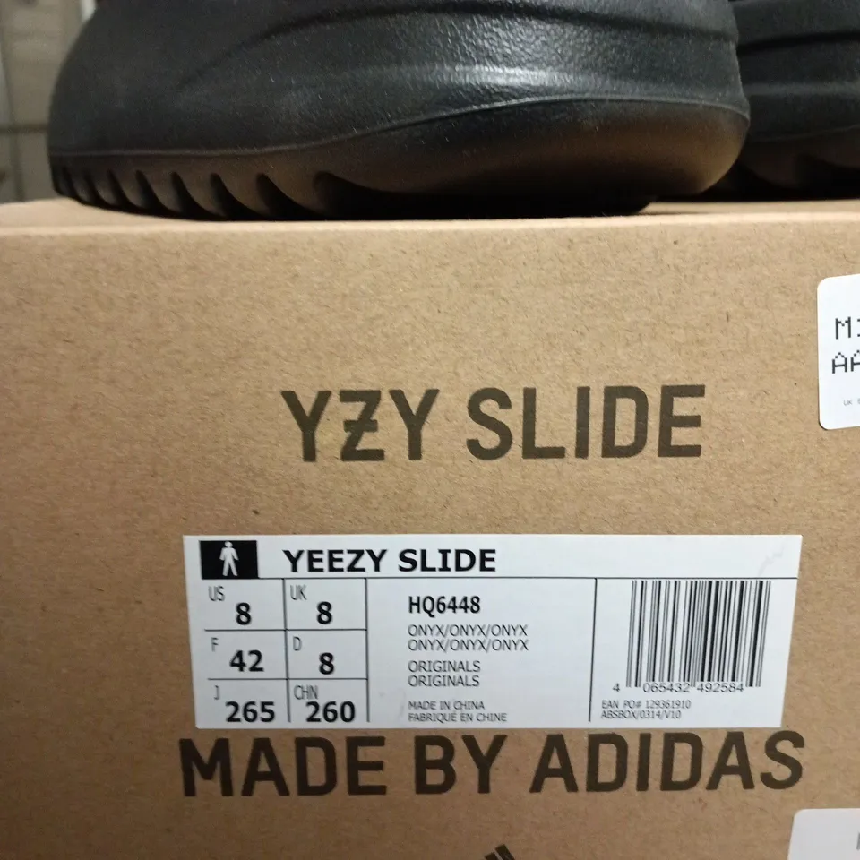 ADIDAS YEEZY SLIDE – BLACK, UK 8