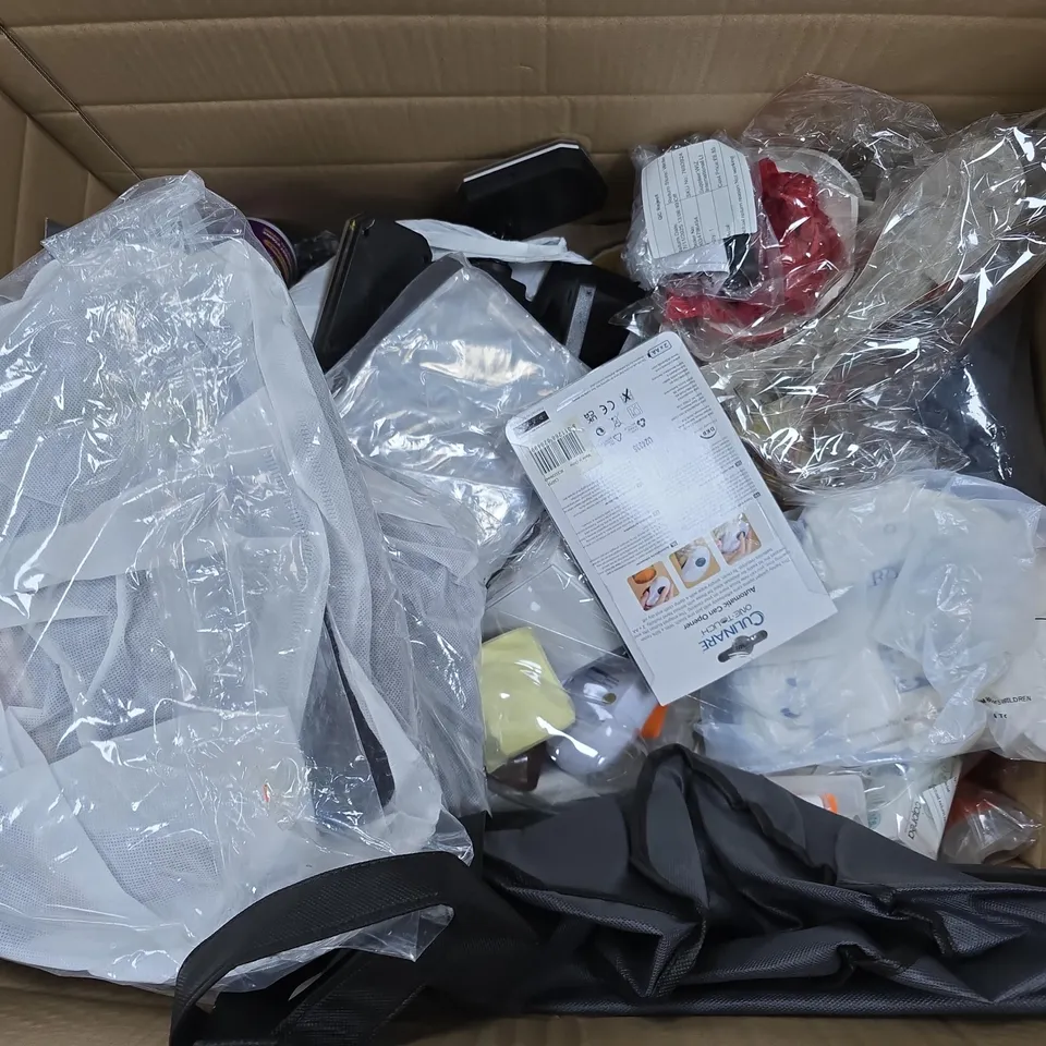 APPROXIMATELY 15 ASSORTED ITEMS TO INCLUDE PURPLE POWER CLEANER, T16 EARBUDS, AUTOMATIC CAN OPENER, ETC - COLLECTION ONLY