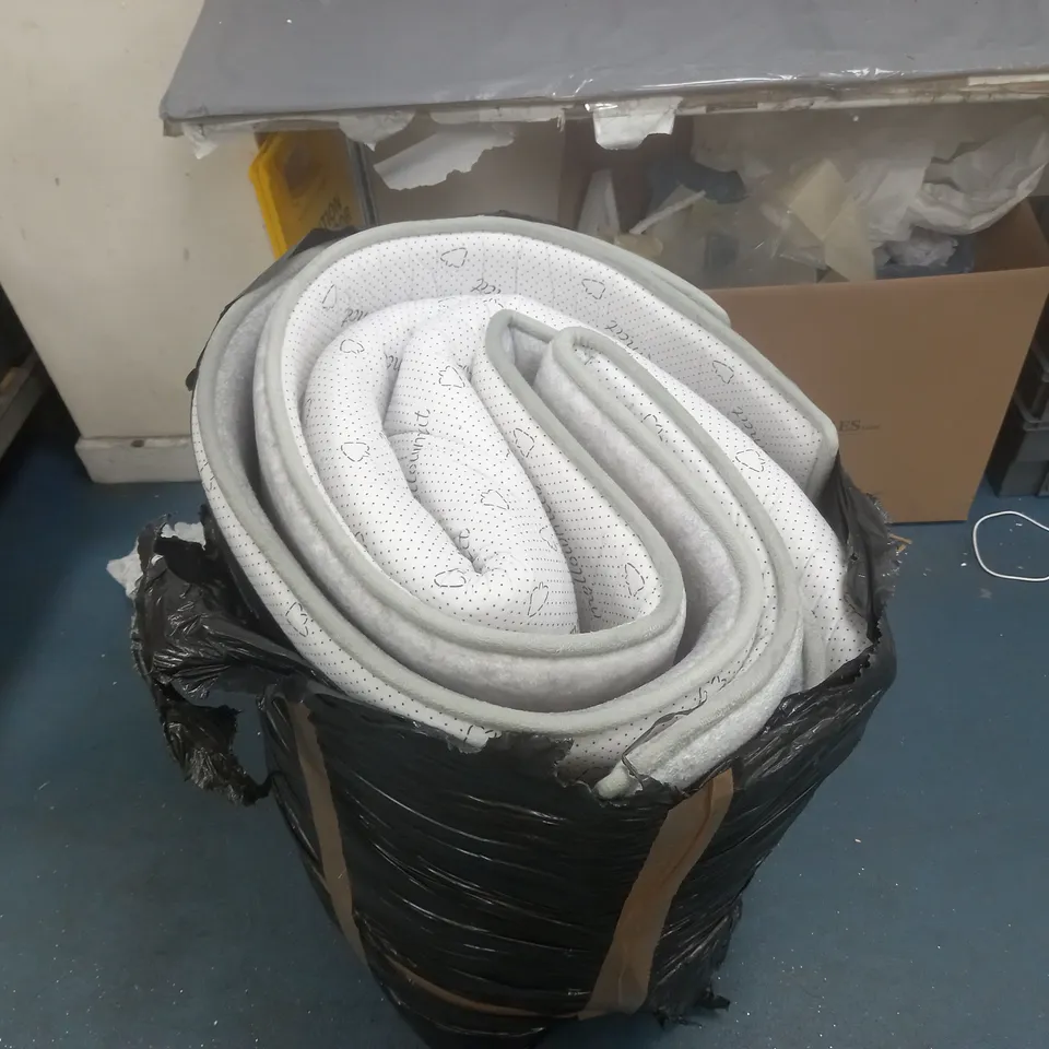 LARGE GREY MELLOWMAT - SIZE UNSPECIFIED - COLLECTION ONLY 