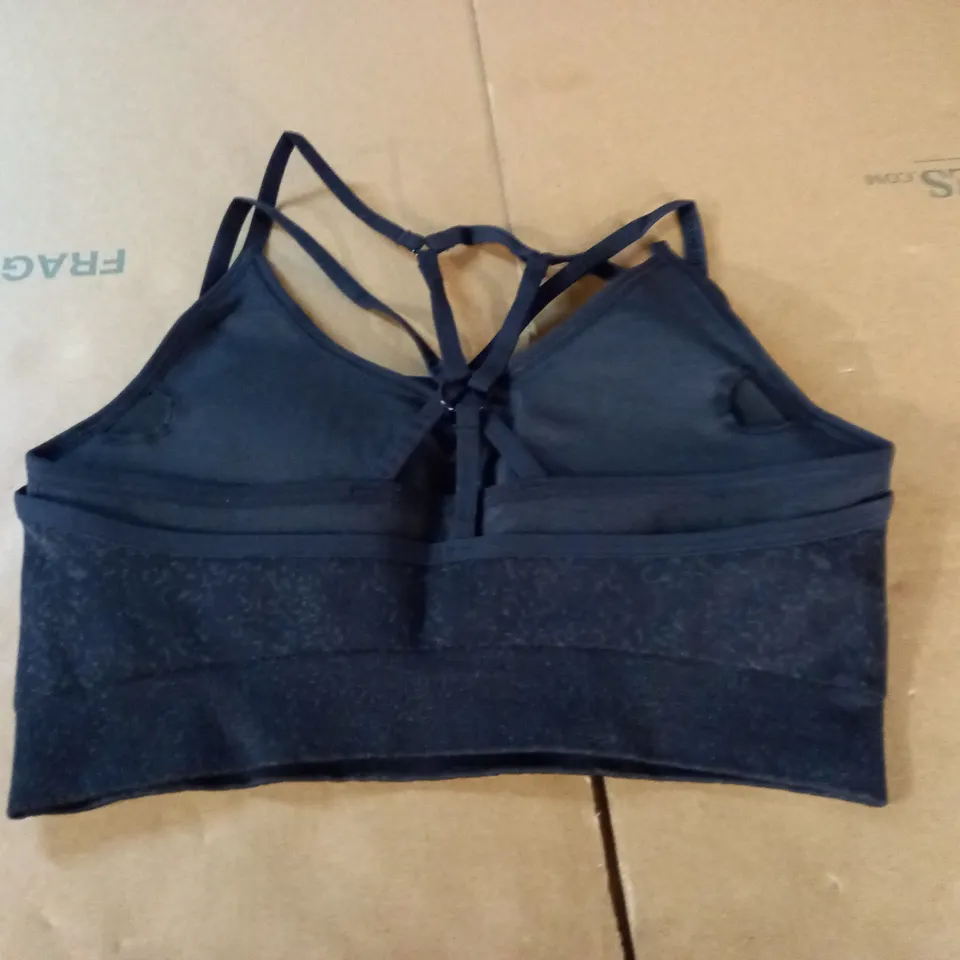 GYMSHARK GREY TRAINING BRA - M