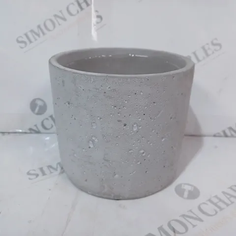 BOXED UNBRANDED ROUND CEMENT FLOWER POT