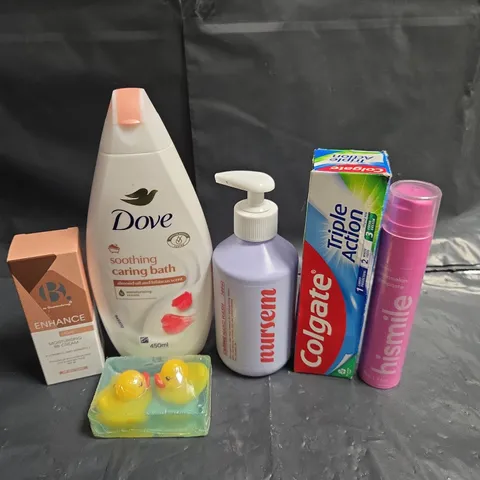 APPROXIMATEY 20 ASSORTED HEALTH AND BEAUTY PRODUCTS TO INCLUDE - DOVE CARING BATH - COLGATE TOOTHPASTE AND NURSEM HAND WASH