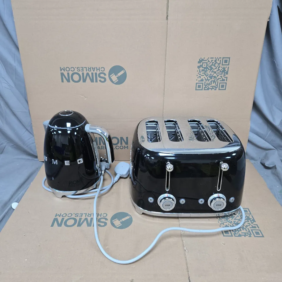 SMEG 50'S STYLE 4-SLICE TOASTER AND KETTLE - BLACK